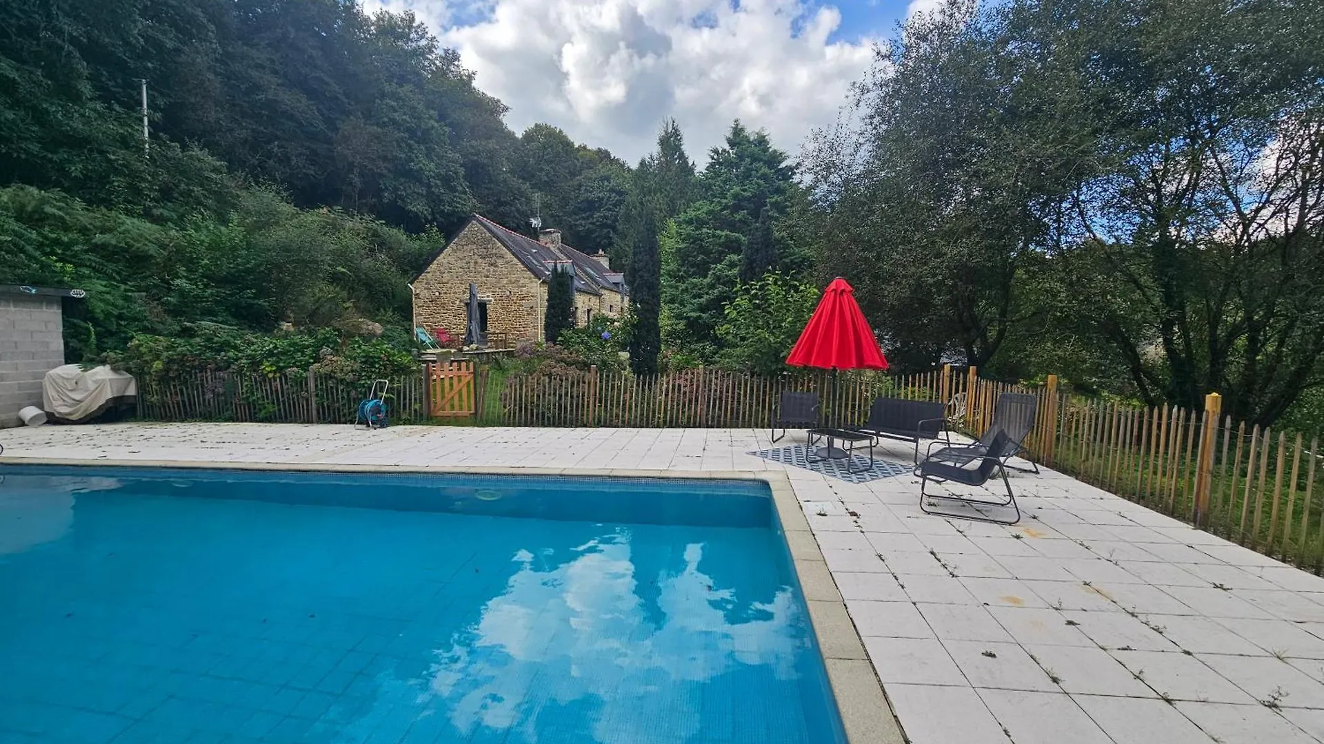 Holiday home Ker Adele, Longere Cosy Au Coeur D'Un Bois Villa Ploerdut