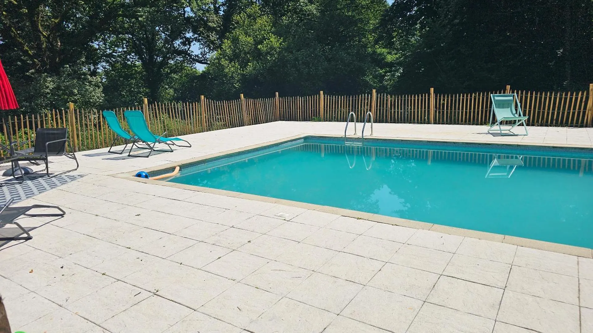 Holiday home Ker Adele, Longere Cosy Au Coeur D'Un Bois Villa Ploerdut France
